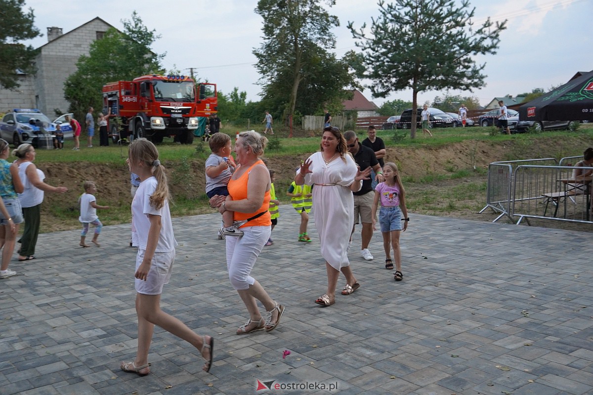Potańcówka Odpustowa w Kurpiach Dworskich [20.08.2023] - zdjęcie #42 - eOstroleka.pl