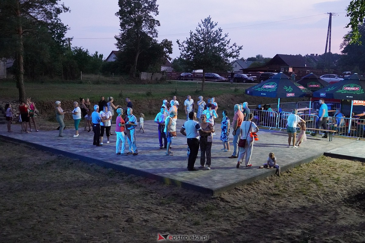 Potańcówka Odpustowa w Kurpiach Dworskich [20.08.2023] - zdjęcie #24 - eOstroleka.pl