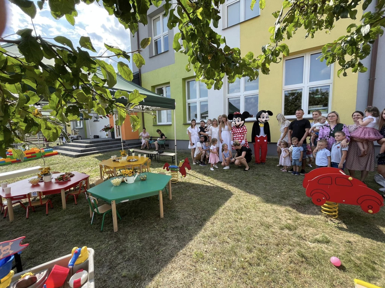 Piknik na pożegnanie absolwentów gminnego Żłobka w Surowem - zdjęcie #34 - eOstroleka.pl