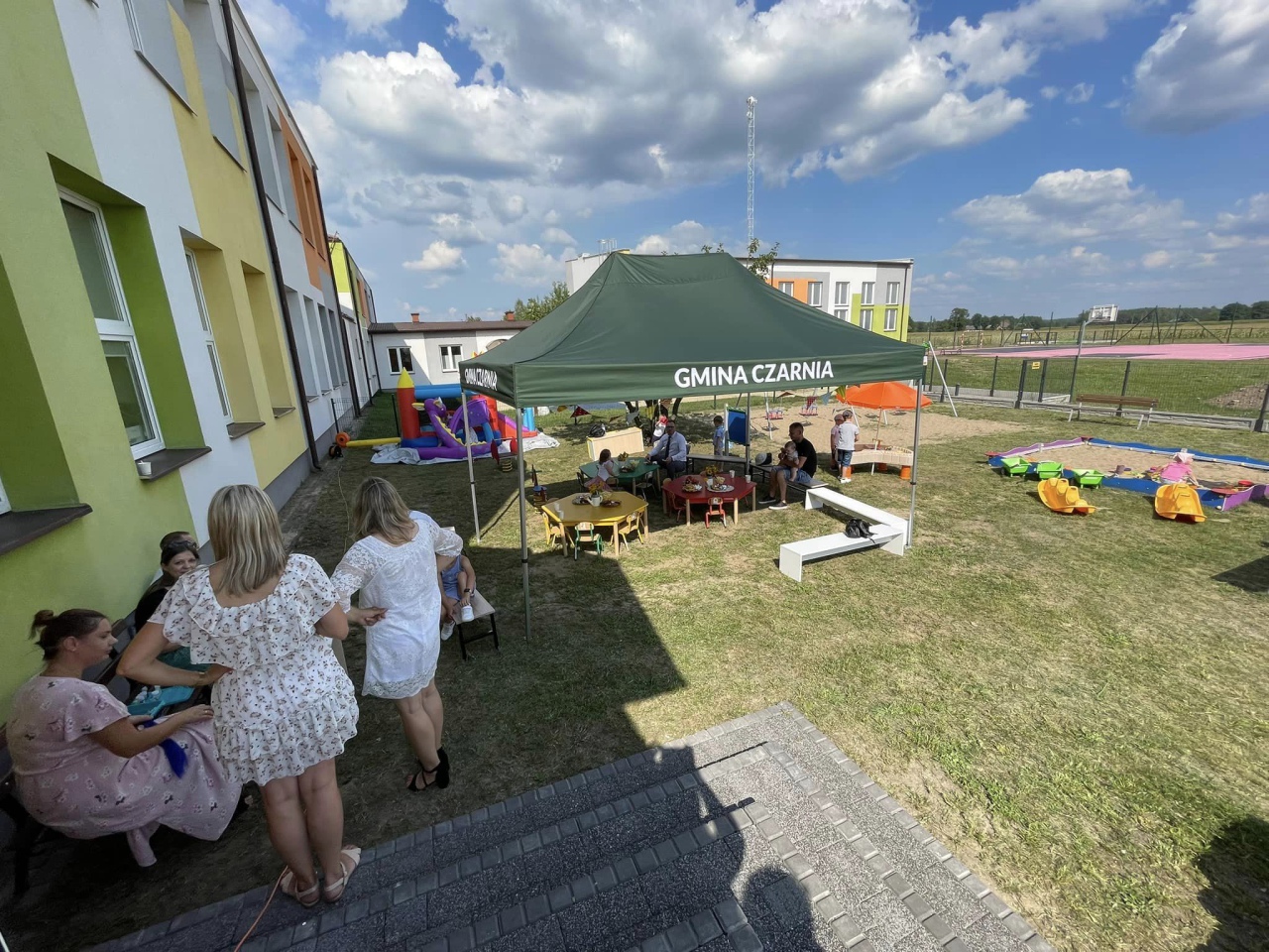 Piknik na pożegnanie absolwentów gminnego Żłobka w Surowem - zdjęcie #32 - eOstroleka.pl