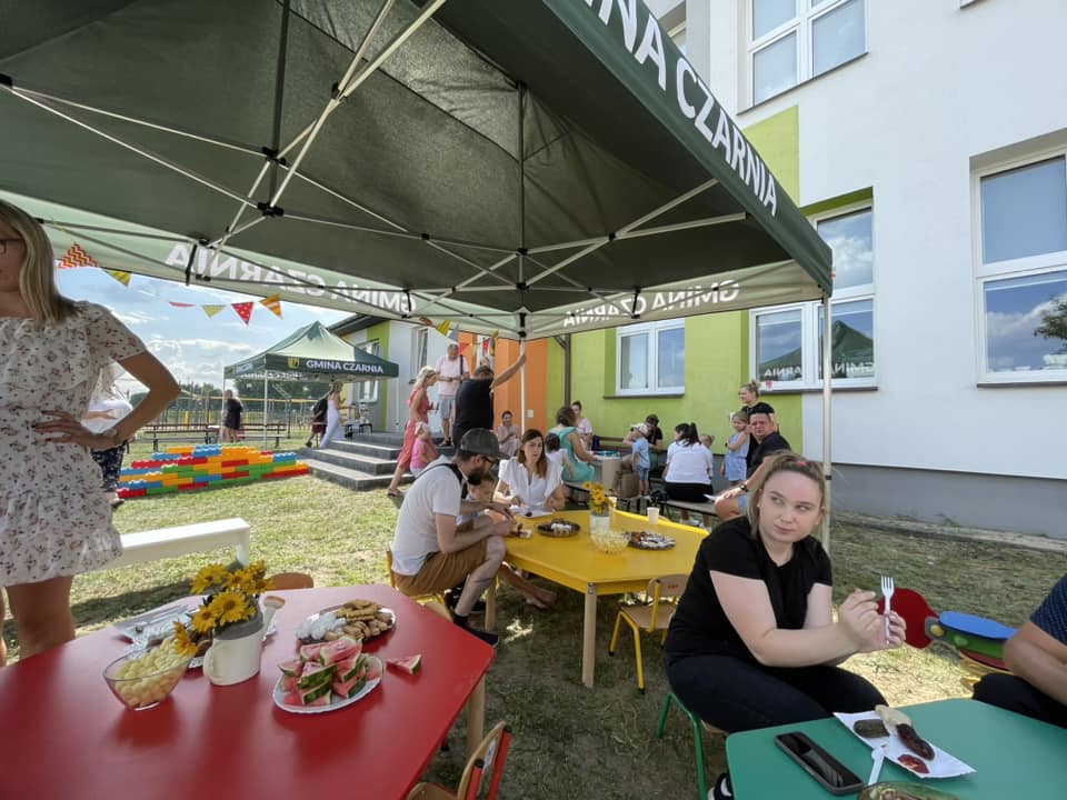 Piknik na pożegnanie absolwentów gminnego Żłobka w Surowem - zdjęcie #13 - eOstroleka.pl