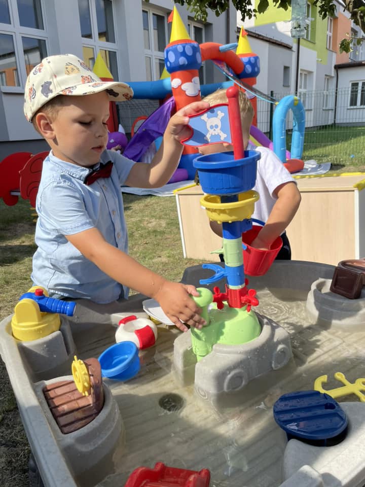 Piknik na pożegnanie absolwentów gminnego Żłobka w Surowem - zdjęcie #9 - eOstroleka.pl