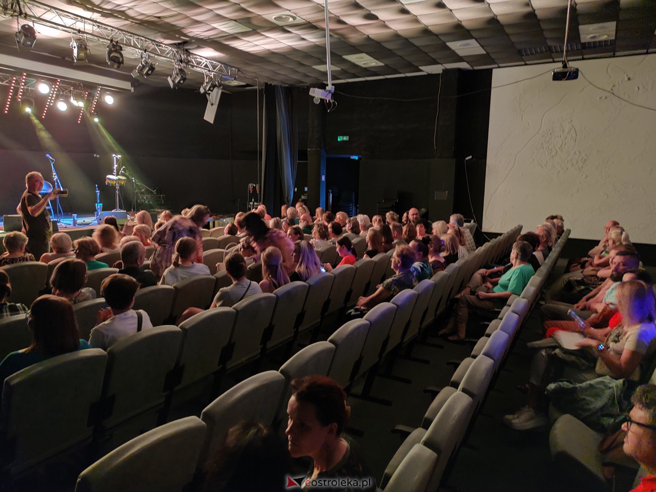 LUIS NUBIOLA & LOS CUBANIOTOS w Multimedialnym Centrum Natura [24.08.2023] - zdjęcie #28 - eOstroleka.pl