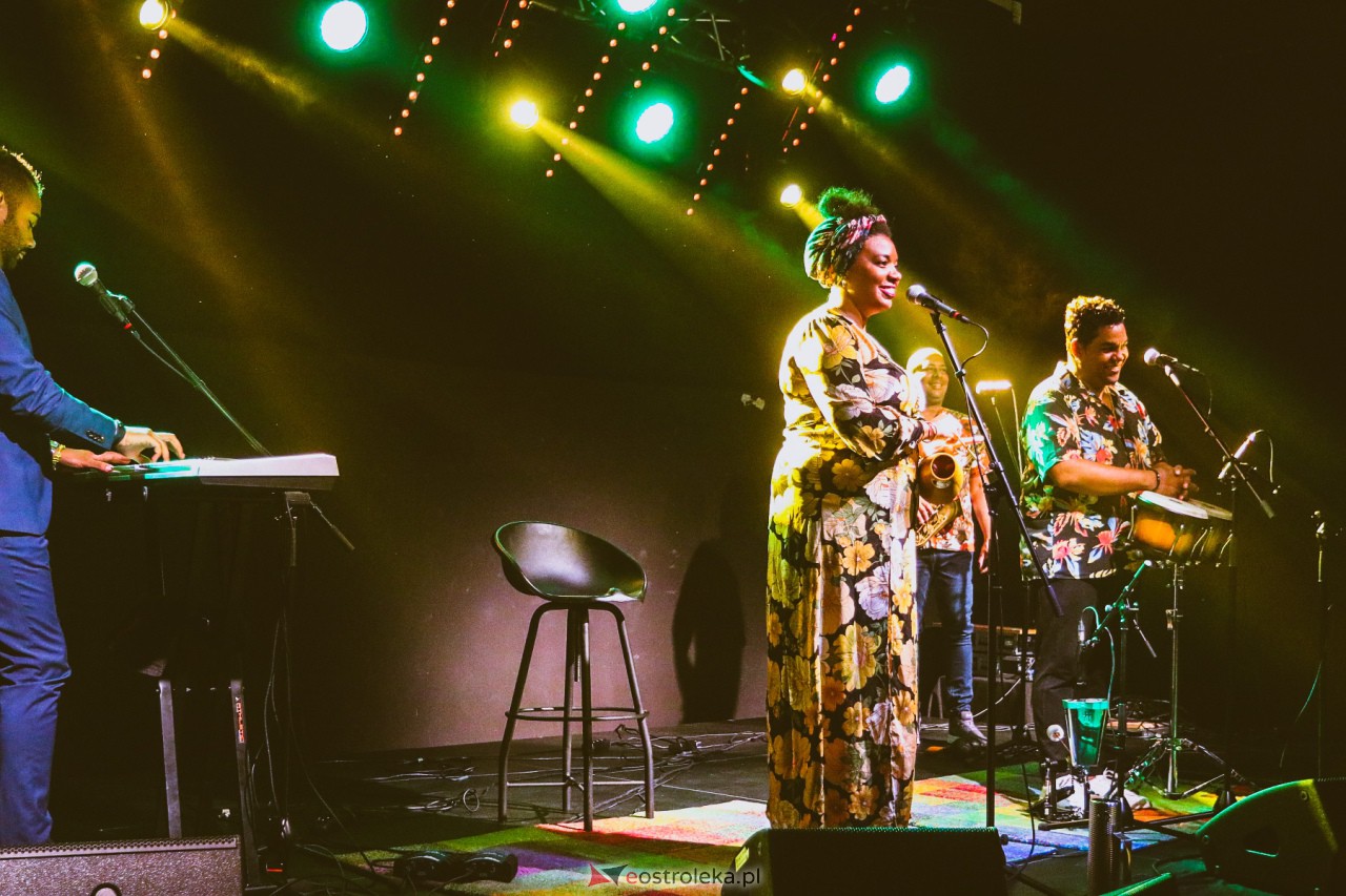 LUIS NUBIOLA & LOS CUBANIOTOS w Multimedialnym Centrum Natura [24.08.2023] - zdjęcie #25 - eOstroleka.pl