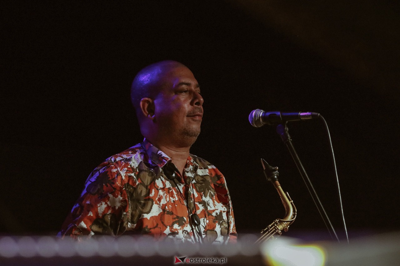 LUIS NUBIOLA & LOS CUBANIOTOS w Multimedialnym Centrum Natura [24.08.2023] - zdjęcie #16 - eOstroleka.pl