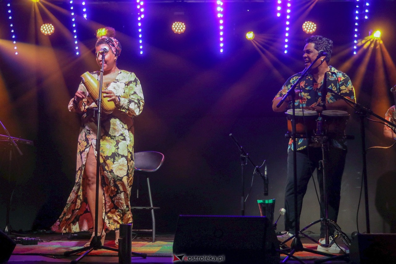 LUIS NUBIOLA & LOS CUBANIOTOS w Multimedialnym Centrum Natura [24.08.2023] - zdjęcie #8 - eOstroleka.pl