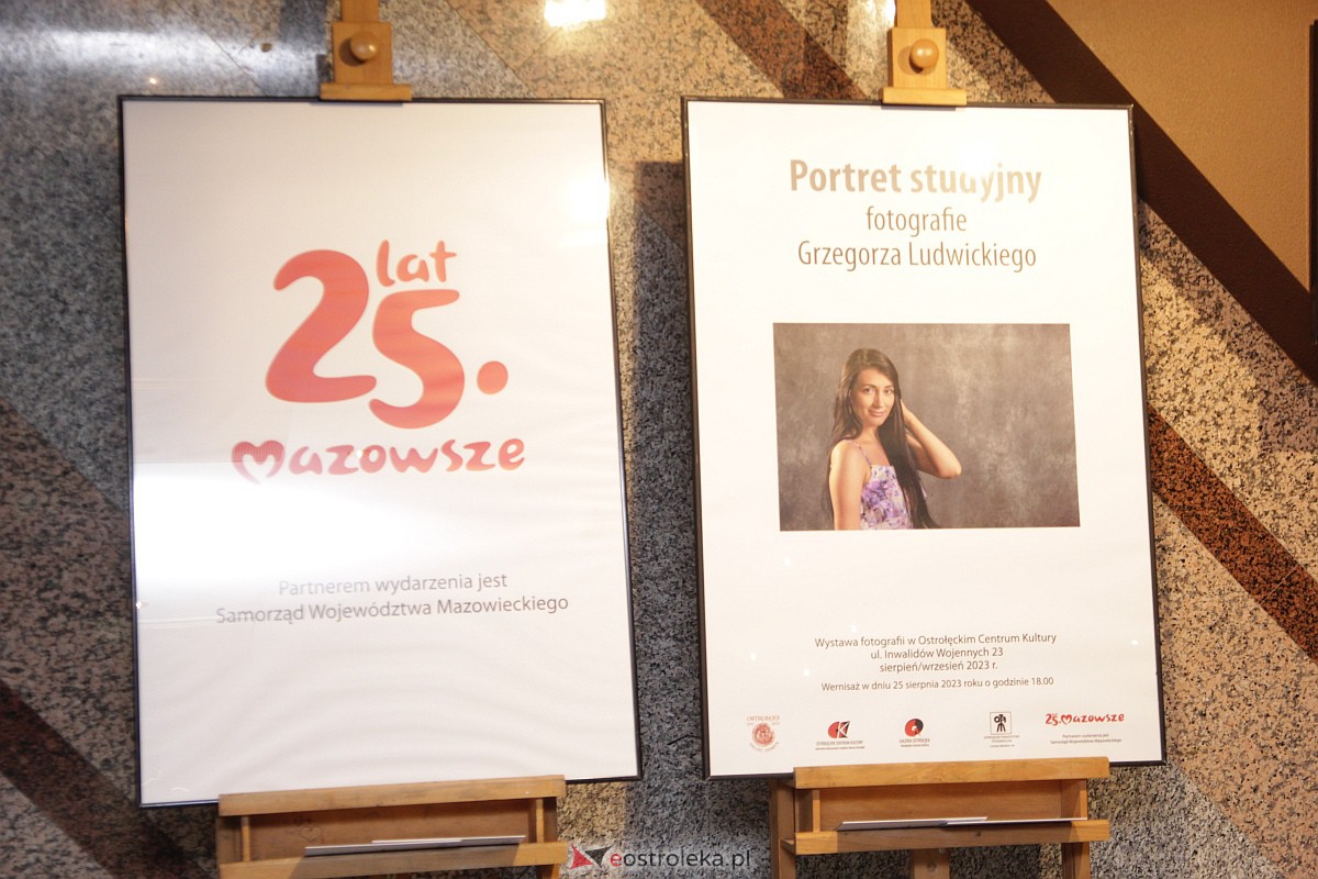 Portret studyjny fotografie Grzegorza Ludwickiego [25.08.2023] - zdjęcie #30 - eOstroleka.pl