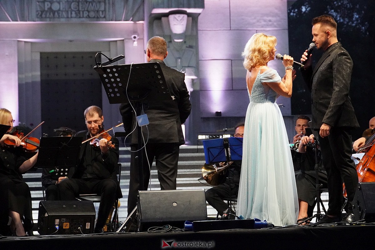 VIII Festiwal Muzyczny „Ostrołęckie Operalia”. Koncert Kocham Polskie Kino - zdjęcie #23 - eOstroleka.pl
