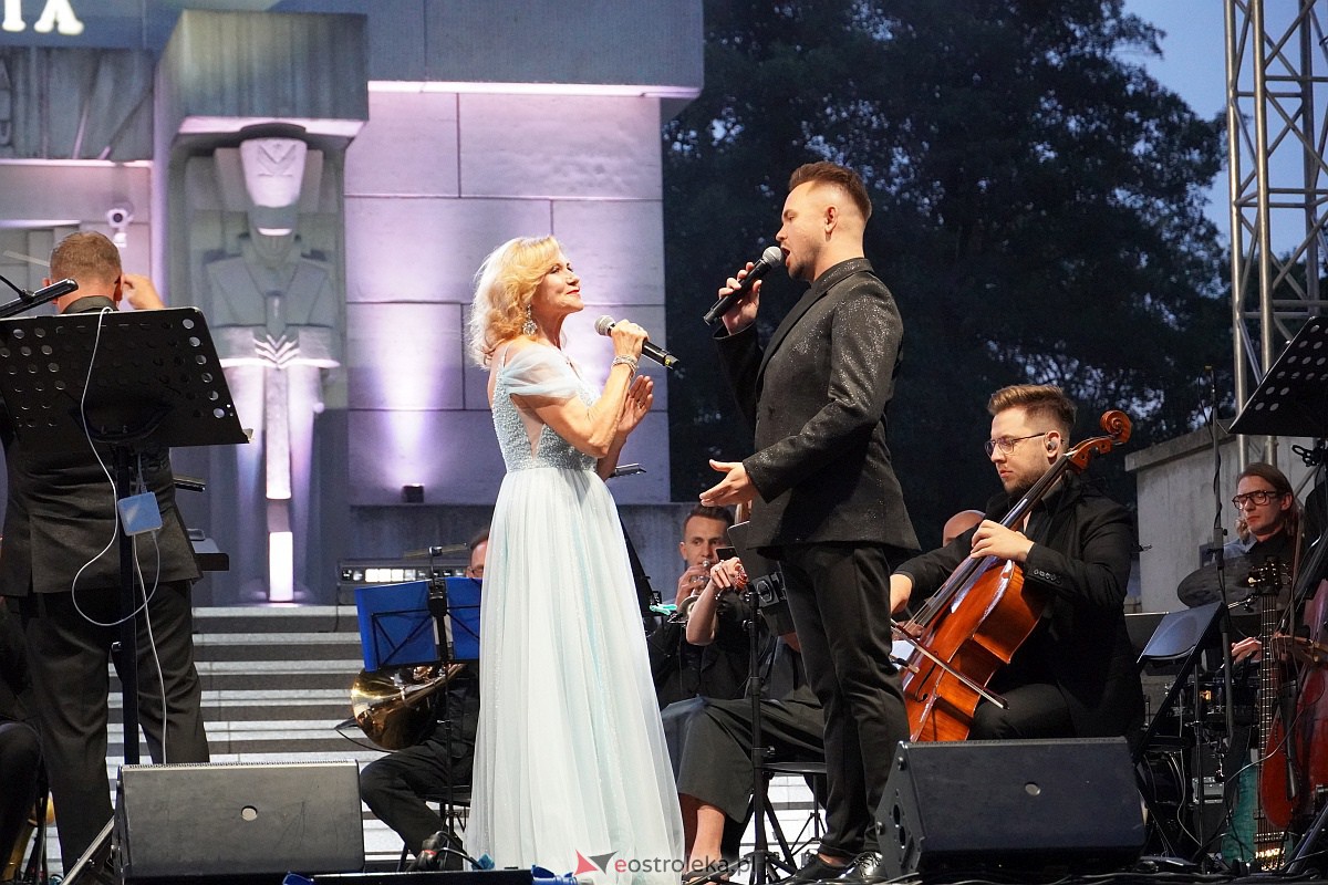 VIII Festiwal Muzyczny „Ostrołęckie Operalia”. Koncert Kocham Polskie Kino - zdjęcie #22 - eOstroleka.pl