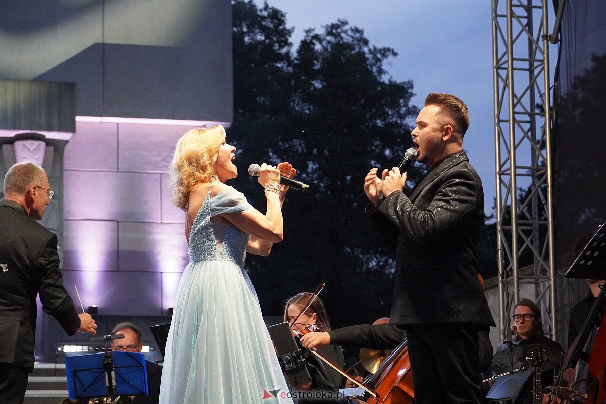 VIII Festiwal Muzyczny „Ostrołęckie Operalia”. Koncert Kocham Polskie Kino - zdjęcie #15 - eOstroleka.pl