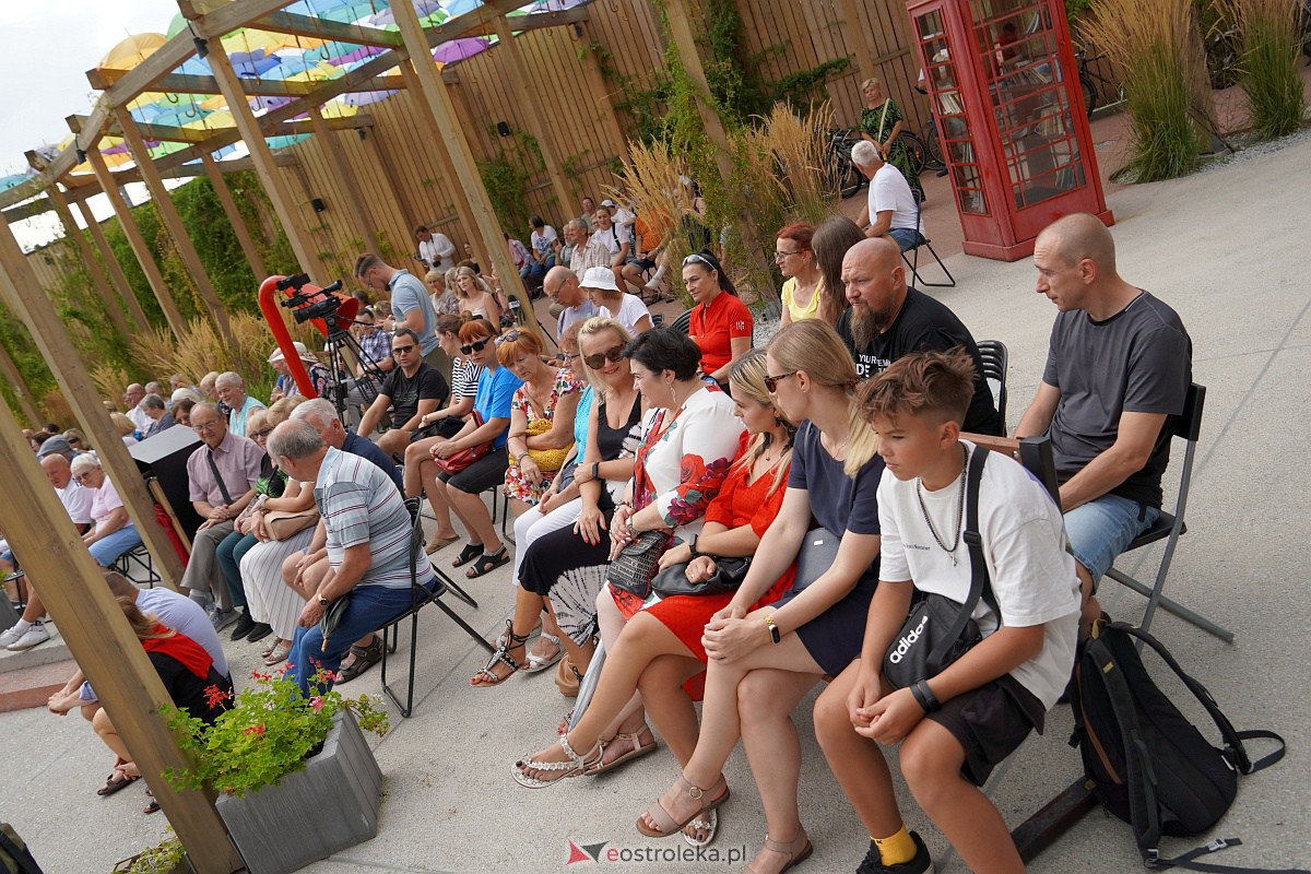 VIII Festiwal Muzyczny „Ostrołęckie Operalia” - Muzyką i poezją o miłości 2 - Rzekuń [26.08.2023] - zdjęcie #37 - eOstroleka.pl