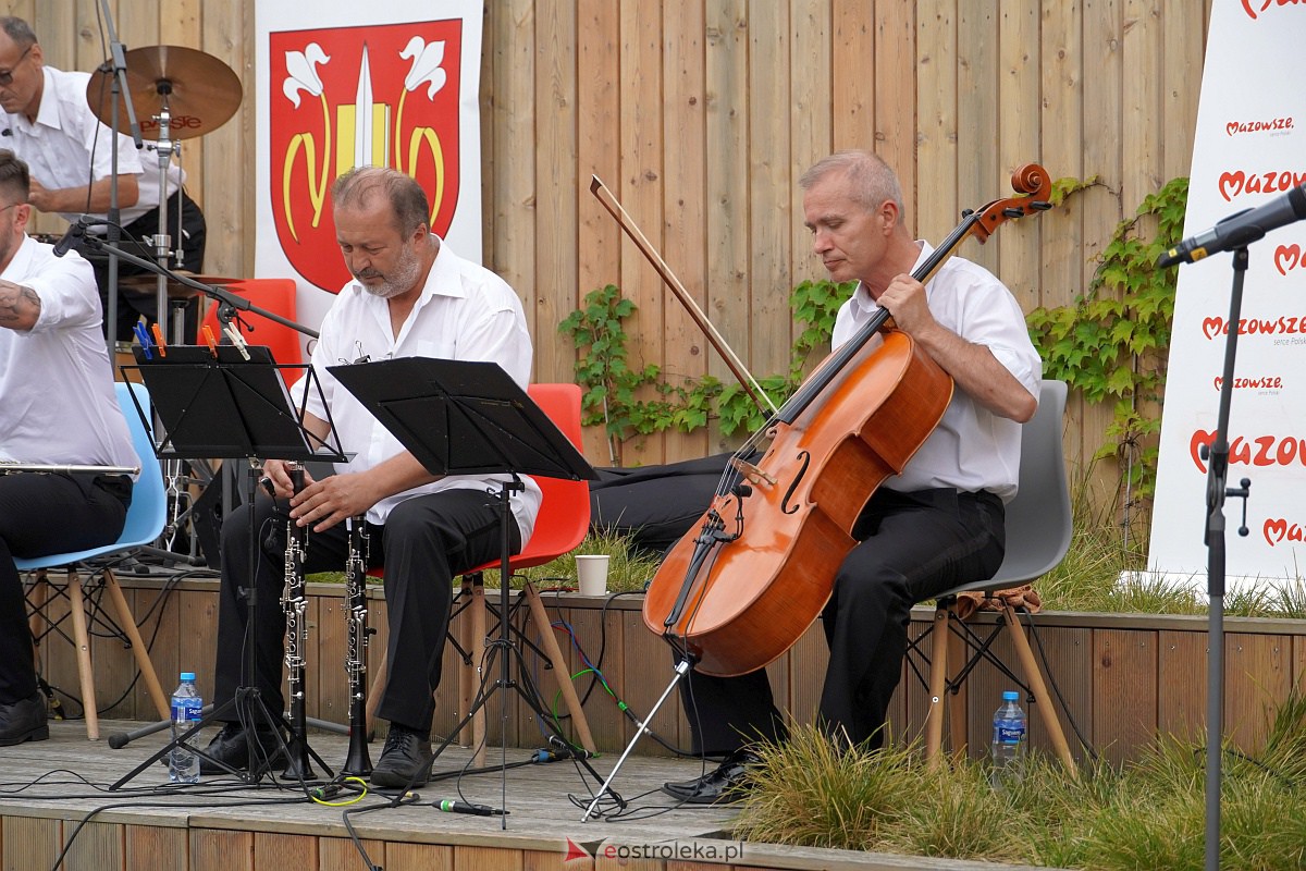 VIII Festiwal Muzyczny „Ostrołęckie Operalia” - Muzyką i poezją o miłości 2 - Rzekuń [26.08.2023] - zdjęcie #38 - eOstroleka.pl