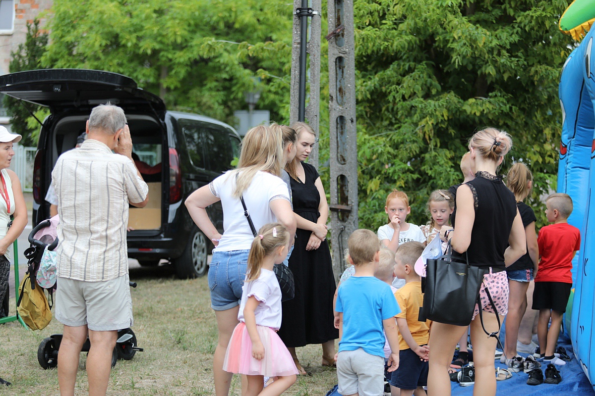 Rodzinny festyn na osiedlu Traugutta [26.08.2023] - zdjęcie #39 - eOstroleka.pl