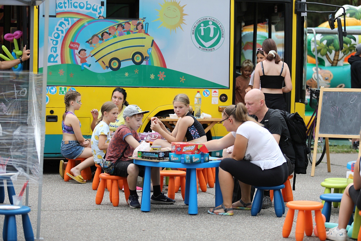 Rodzinny festyn na osiedlu Traugutta [26.08.2023] - zdjęcie #36 - eOstroleka.pl