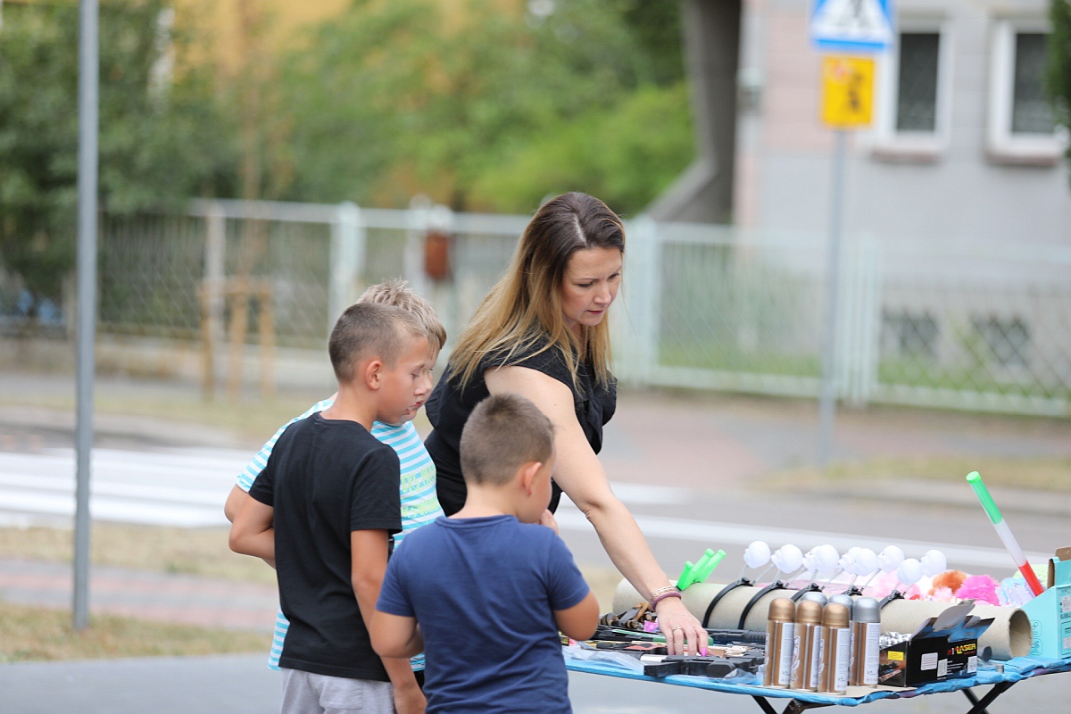 Rodzinny festyn na osiedlu Traugutta [26.08.2023] - zdjęcie #32 - eOstroleka.pl