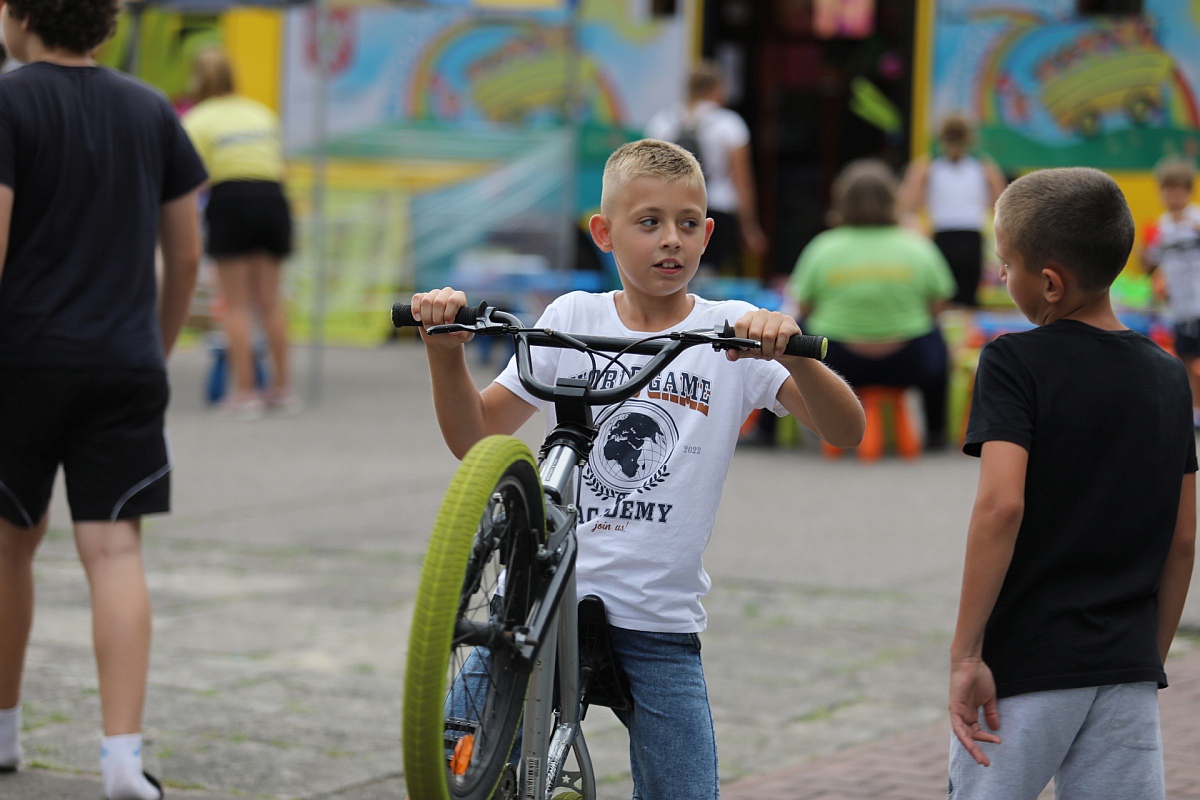 Rodzinny festyn na osiedlu Traugutta [26.08.2023] - zdjęcie #20 - eOstroleka.pl
