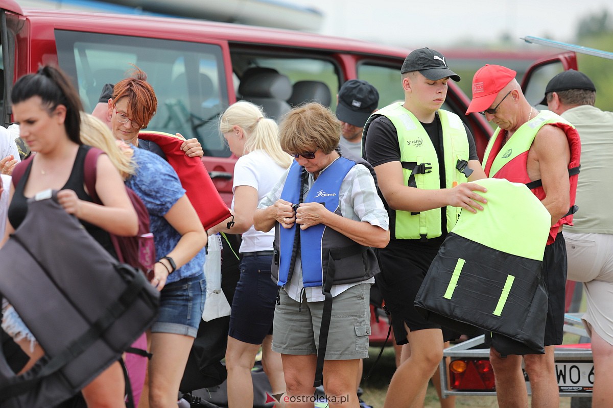 Rodzinny spływ kajakowy Narwią. To przedsmak jutrzejszych zawodów! [26.08.2023] - zdjęcie #21 - eOstroleka.pl