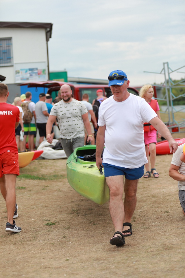 Rodzinny spływ kajakowy Narwią. To przedsmak jutrzejszych zawodów! [26.08.2023] - zdjęcie #76 - eOstroleka.pl