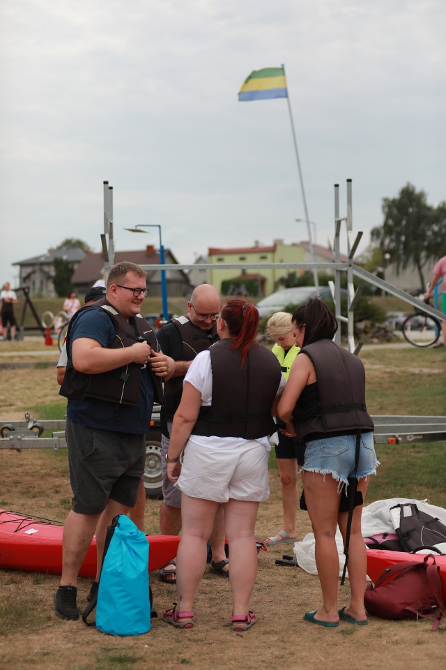 Rodzinny spływ kajakowy Narwią. To przedsmak jutrzejszych zawodów! [26.08.2023] - zdjęcie #79 - eOstroleka.pl