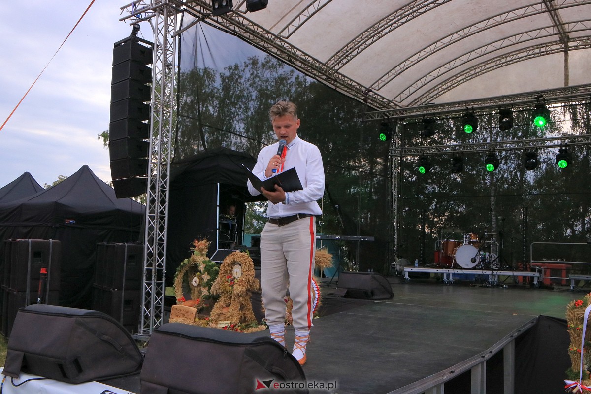 Piotr Pręgowski na dożynkach w Gminie Olszewo Borki [26.08.2023] - zdjęcie #75 - eOstroleka.pl