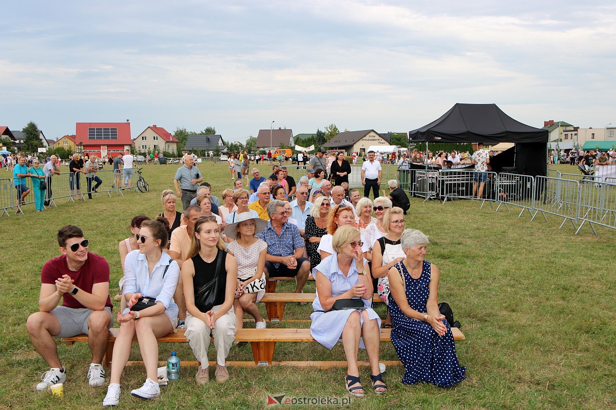 Piotr Pręgowski na dożynkach w Gminie Olszewo Borki [26.08.2023] - zdjęcie #74 - eOstroleka.pl