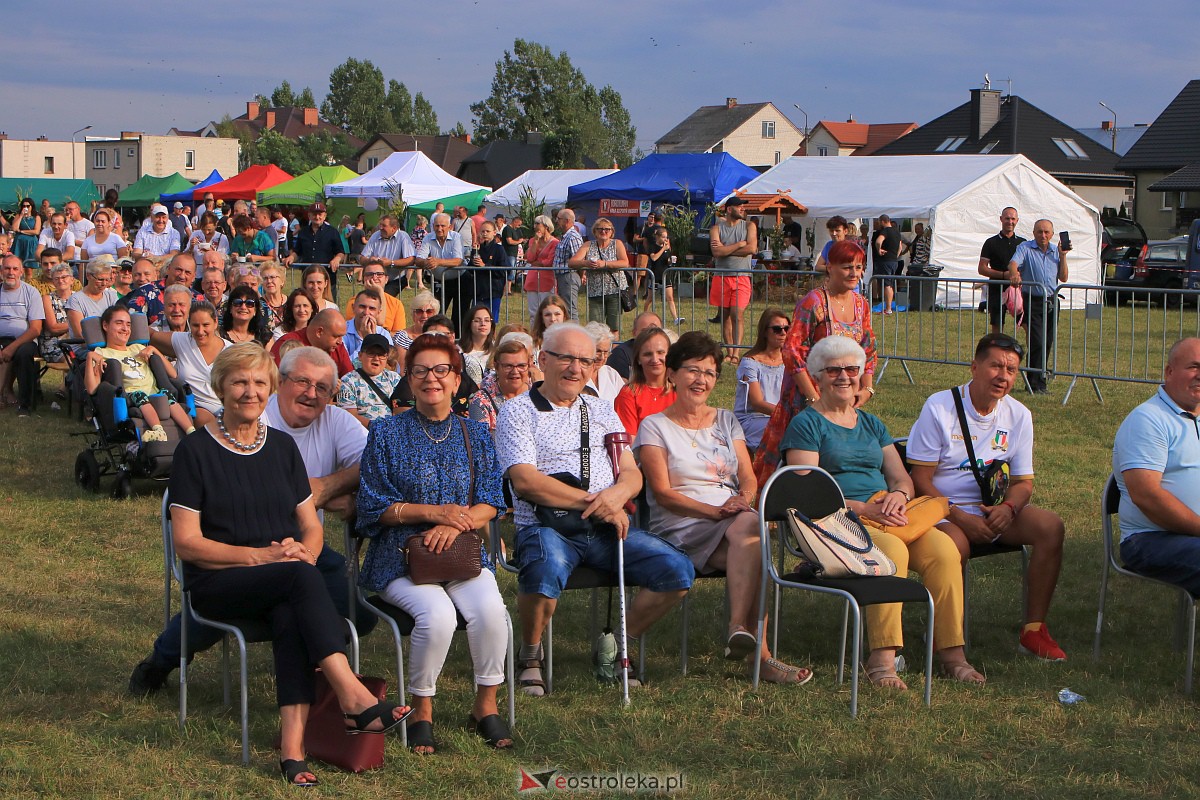 Piotr Pręgowski na dożynkach w Gminie Olszewo Borki [26.08.2023] - zdjęcie #63 - eOstroleka.pl