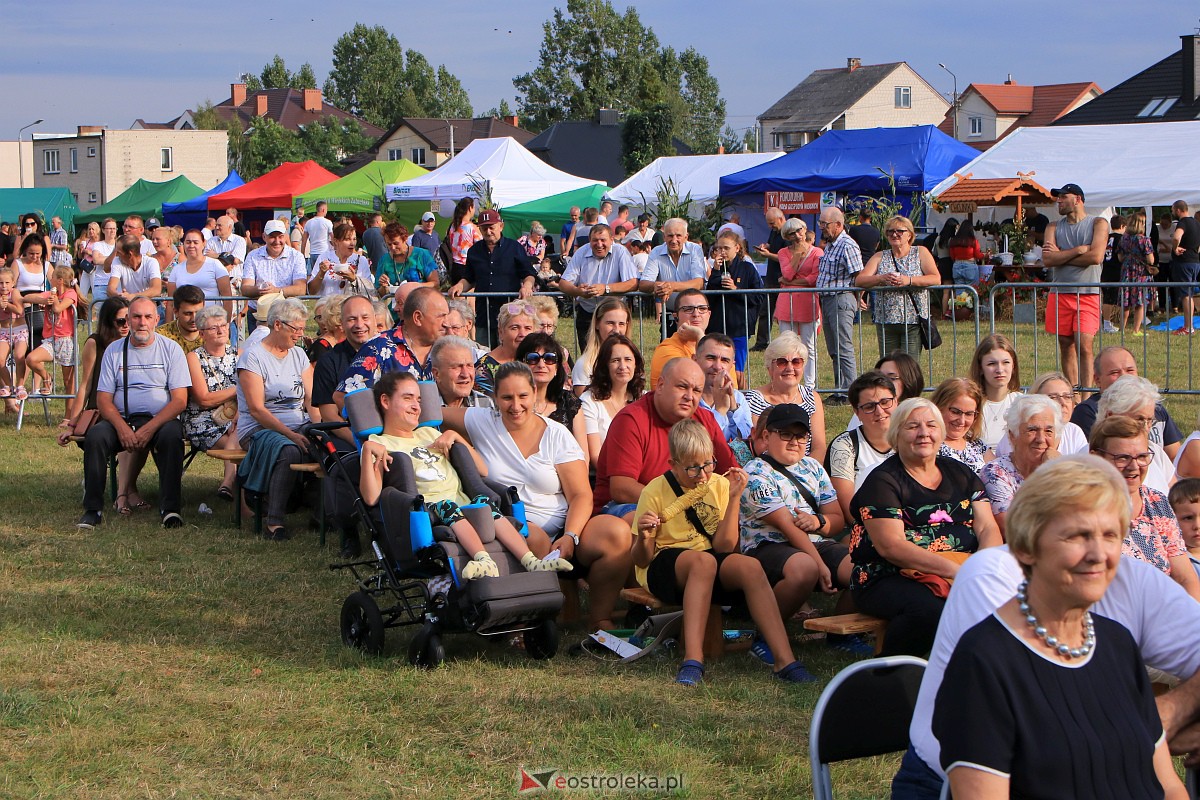 Piotr Pręgowski na dożynkach w Gminie Olszewo Borki [26.08.2023] - zdjęcie #61 - eOstroleka.pl