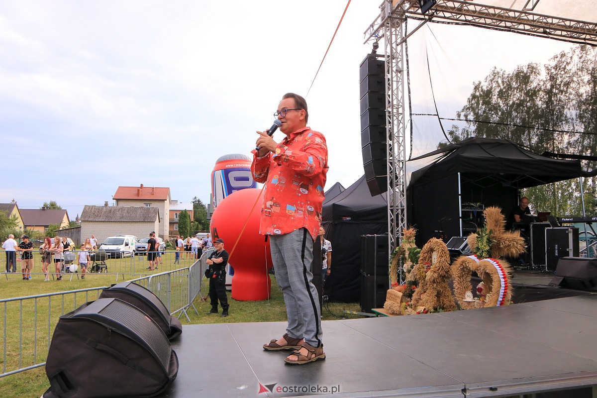 Piotr Pręgowski na dożynkach w Gminie Olszewo Borki [26.08.2023] - zdjęcie #59 - eOstroleka.pl