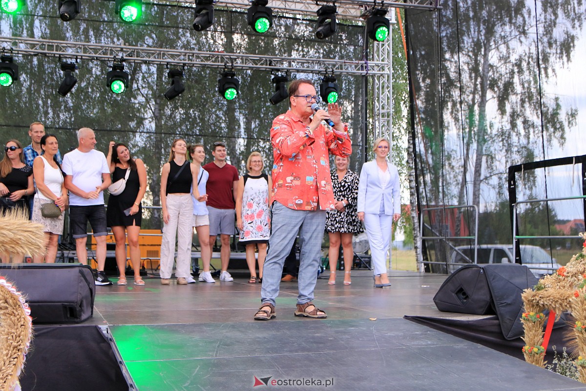 Piotr Pręgowski na dożynkach w Gminie Olszewo Borki [26.08.2023] - zdjęcie #21 - eOstroleka.pl