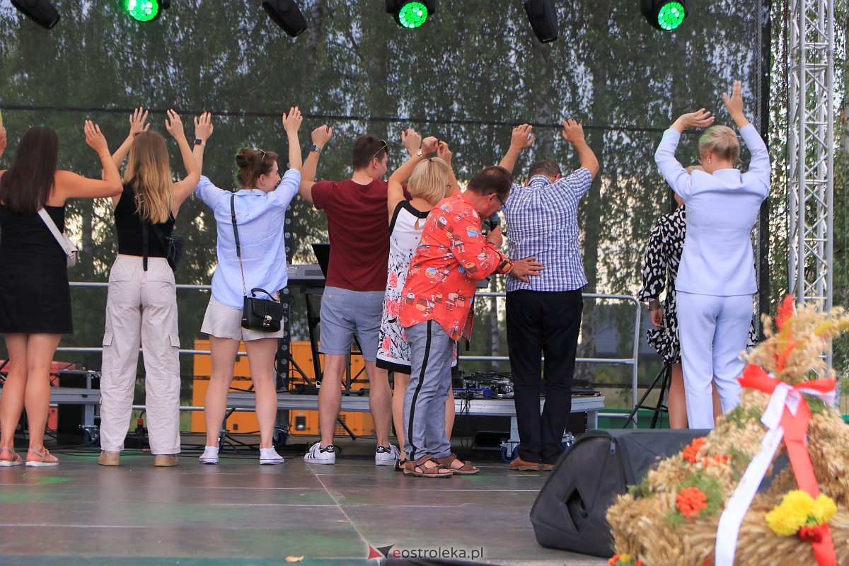 Piotr Pręgowski na dożynkach w Gminie Olszewo Borki [26.08.2023] - zdjęcie #9 - eOstroleka.pl