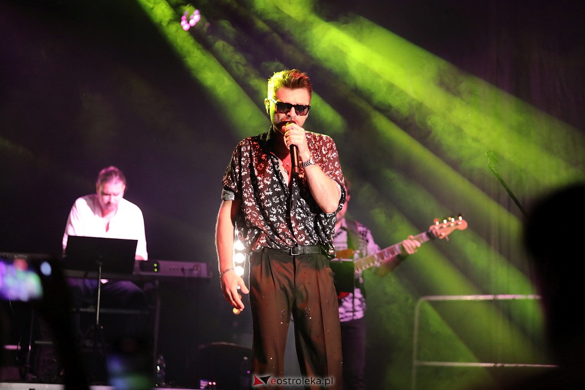 Dożynki gminne w Olszewie-Borkach - Łukasz Zagrobelny z zespołem [26.08.2023] - zdjęcie #40 - eOstroleka.pl