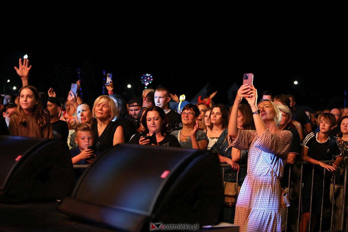 Dożynki gminne w Olszewie-Borkach - Łukasz Zagrobelny z zespołem [26.08.2023] - zdjęcie #18 - eOstroleka.pl