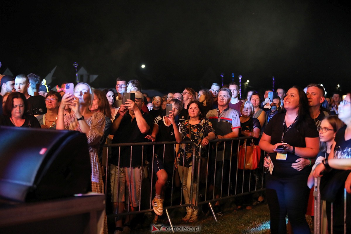 Dożynki gminne w Olszewie-Borkach - Łukasz Zagrobelny z zespołem [26.08.2023] - zdjęcie #14 - eOstroleka.pl