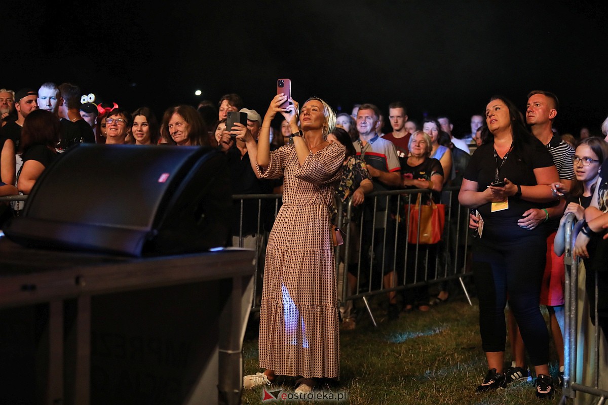 Dożynki gminne w Olszewie-Borkach - Łukasz Zagrobelny z zespołem [26.08.2023] - zdjęcie #13 - eOstroleka.pl