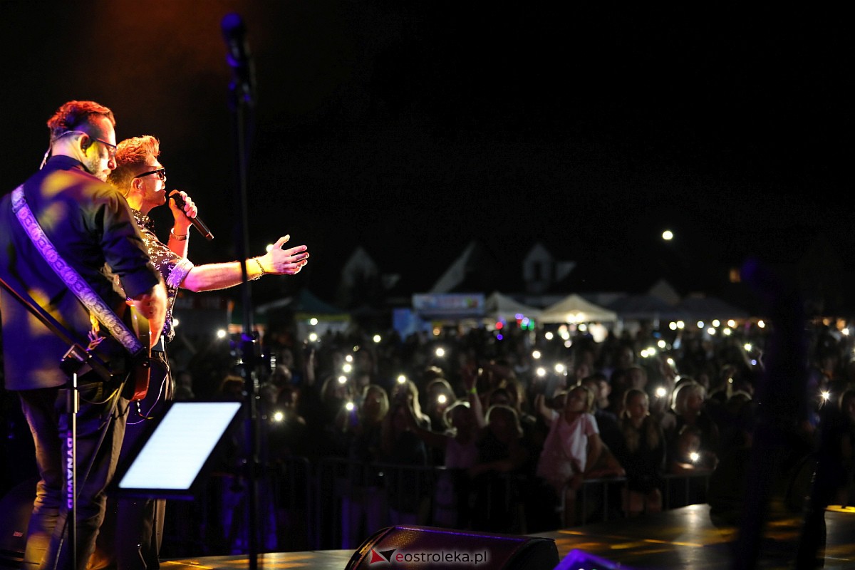 Dożynki gminne w Olszewie-Borkach - Łukasz Zagrobelny z zespołem [26.08.2023] - zdjęcie #2 - eOstroleka.pl