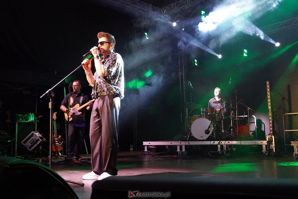 Dożynki gminne w Olszewie-Borkach - Łukasz Zagrobelny z zespołem [26.08.2023] - zdjęcie #99 - eOstroleka.pl