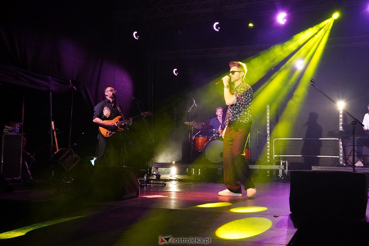 Dożynki gminne w Olszewie-Borkach - Łukasz Zagrobelny z zespołem [26.08.2023] - zdjęcie #83 - eOstroleka.pl