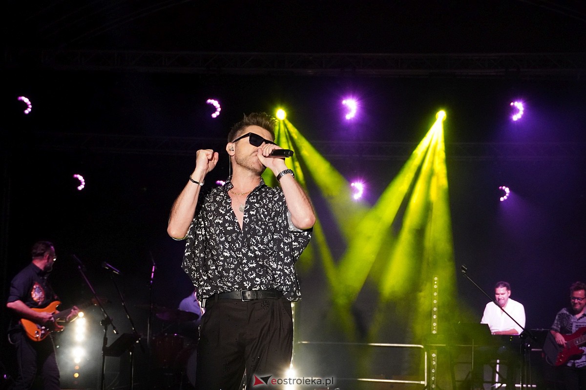 Dożynki gminne w Olszewie-Borkach - Łukasz Zagrobelny z zespołem [26.08.2023] - zdjęcie #72 - eOstroleka.pl