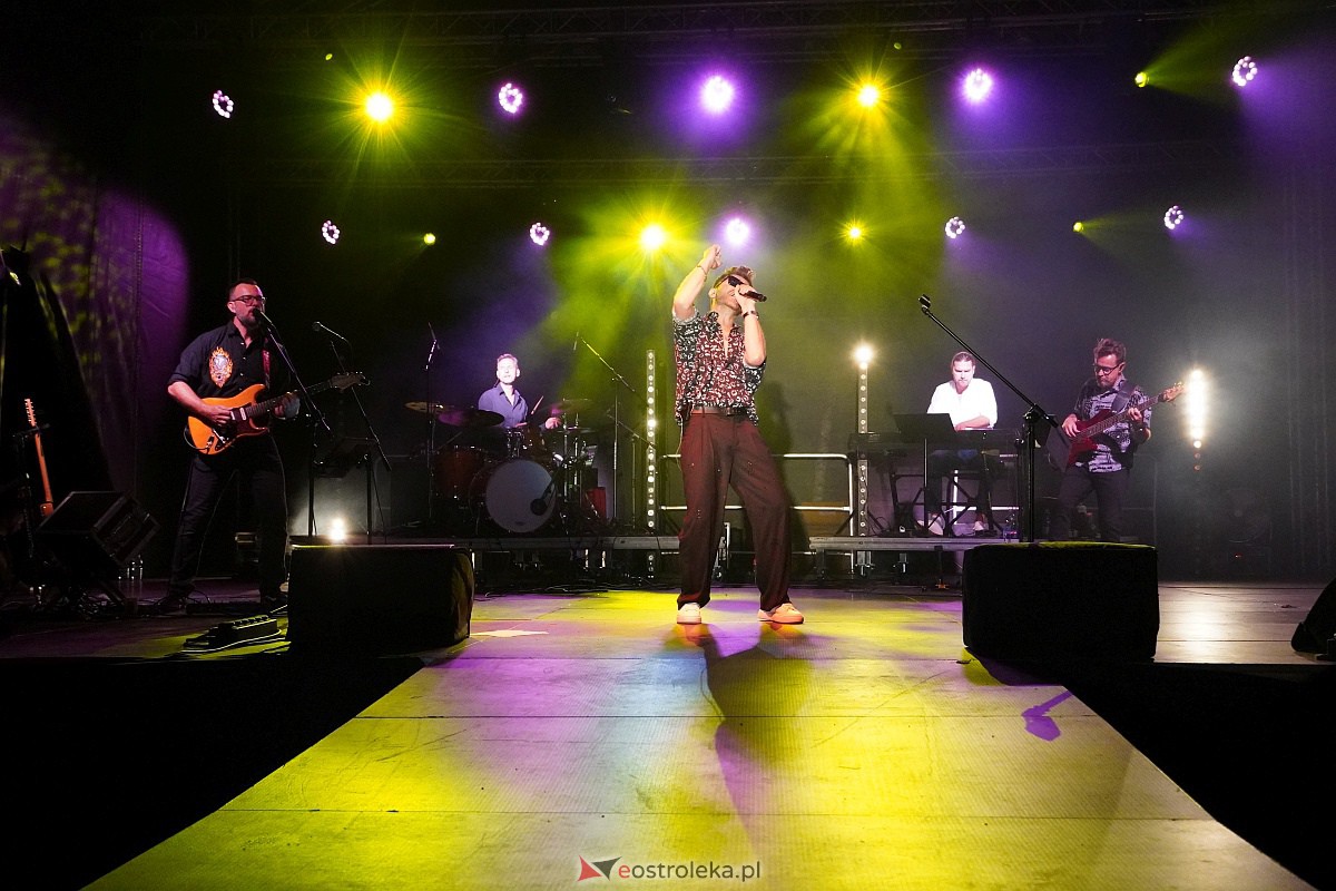 Dożynki gminne w Olszewie-Borkach - Łukasz Zagrobelny z zespołem [26.08.2023] - zdjęcie #68 - eOstroleka.pl