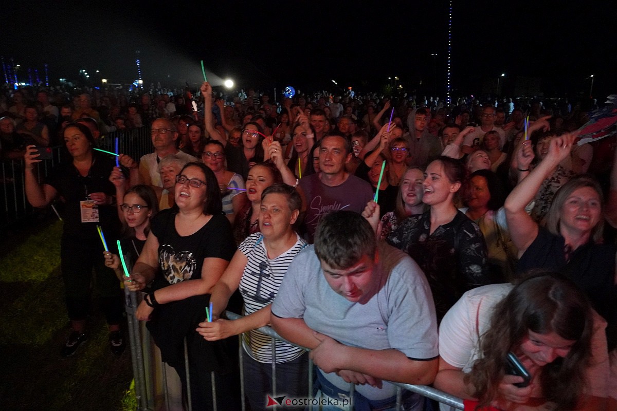 Dożynki gminne w Olszewie-Borkach - Łukasz Zagrobelny z zespołem [26.08.2023] - zdjęcie #61 - eOstroleka.pl