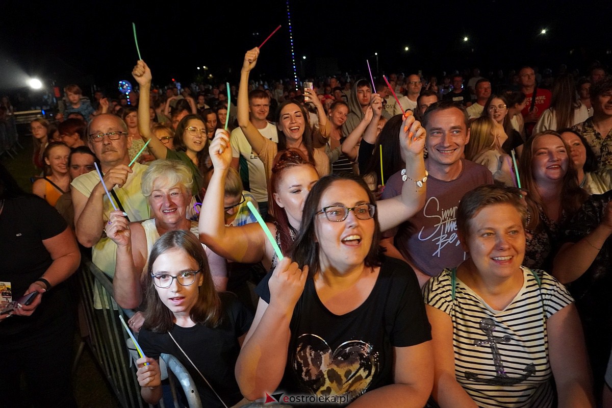 Dożynki gminne w Olszewie-Borkach - Łukasz Zagrobelny z zespołem [26.08.2023] - zdjęcie #57 - eOstroleka.pl