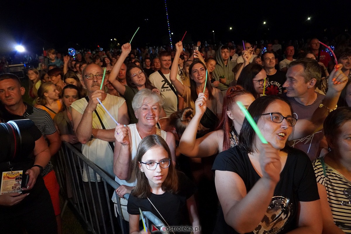 Dożynki gminne w Olszewie-Borkach - Łukasz Zagrobelny z zespołem [26.08.2023] - zdjęcie #56 - eOstroleka.pl