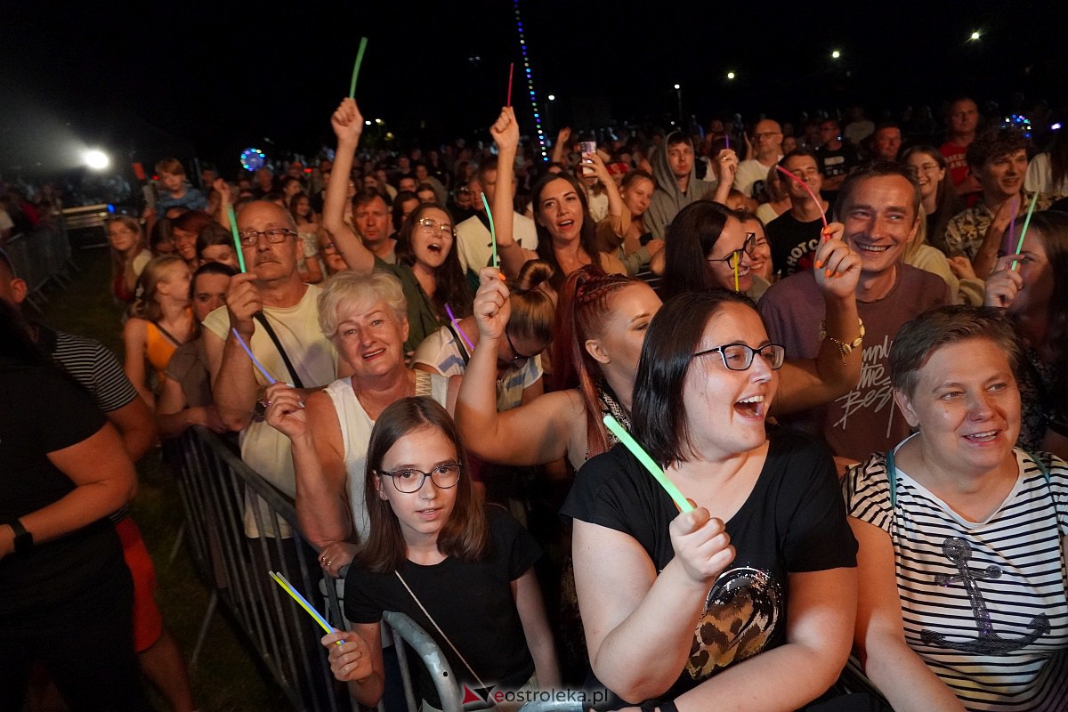 Dożynki gminne w Olszewie-Borkach - Łukasz Zagrobelny z zespołem [26.08.2023] - zdjęcie #55 - eOstroleka.pl