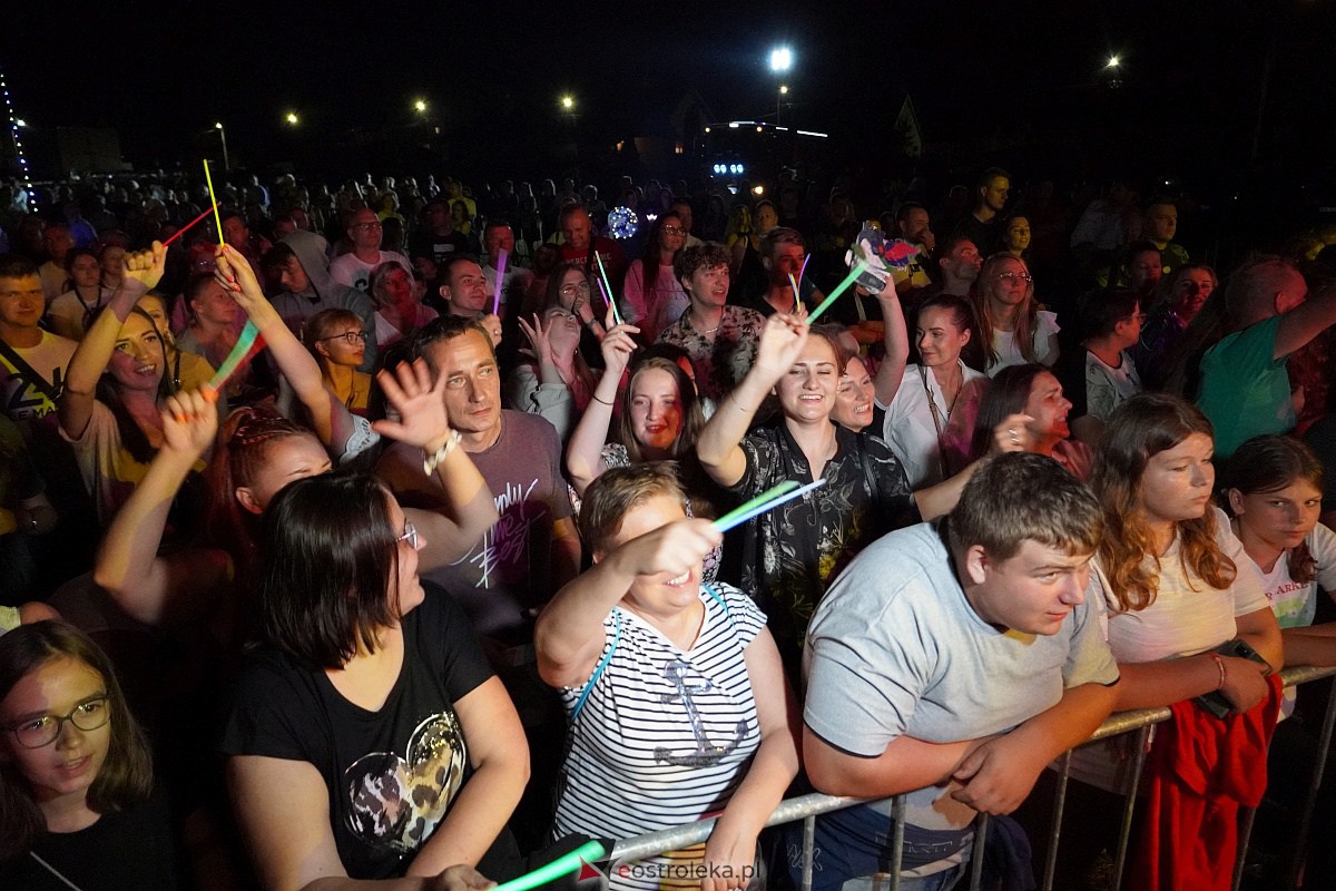 Dożynki gminne w Olszewie-Borkach - Łukasz Zagrobelny z zespołem [26.08.2023] - zdjęcie #49 - eOstroleka.pl