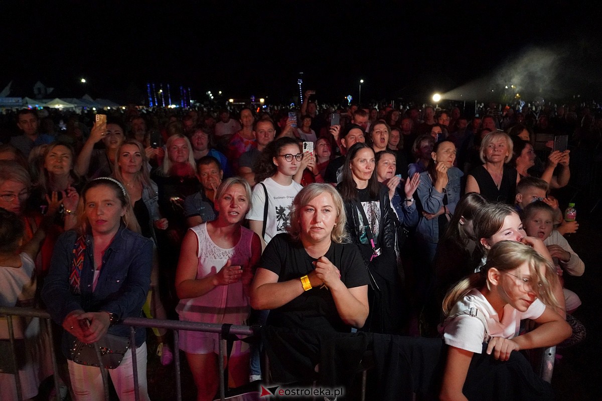 Dożynki gminne w Olszewie-Borkach - Łukasz Zagrobelny z zespołem [26.08.2023] - zdjęcie #46 - eOstroleka.pl