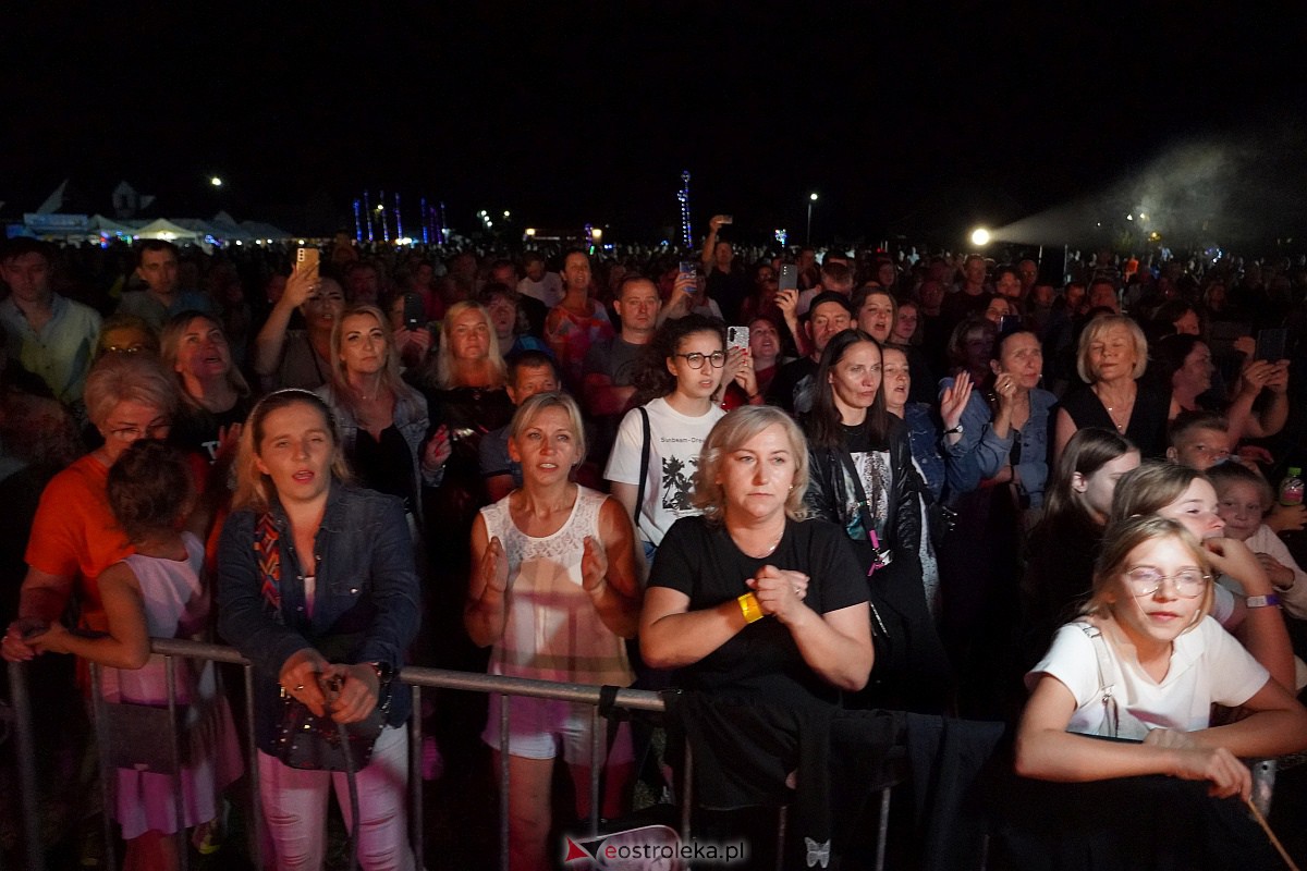 Dożynki gminne w Olszewie-Borkach - Łukasz Zagrobelny z zespołem [26.08.2023] - zdjęcie #44 - eOstroleka.pl