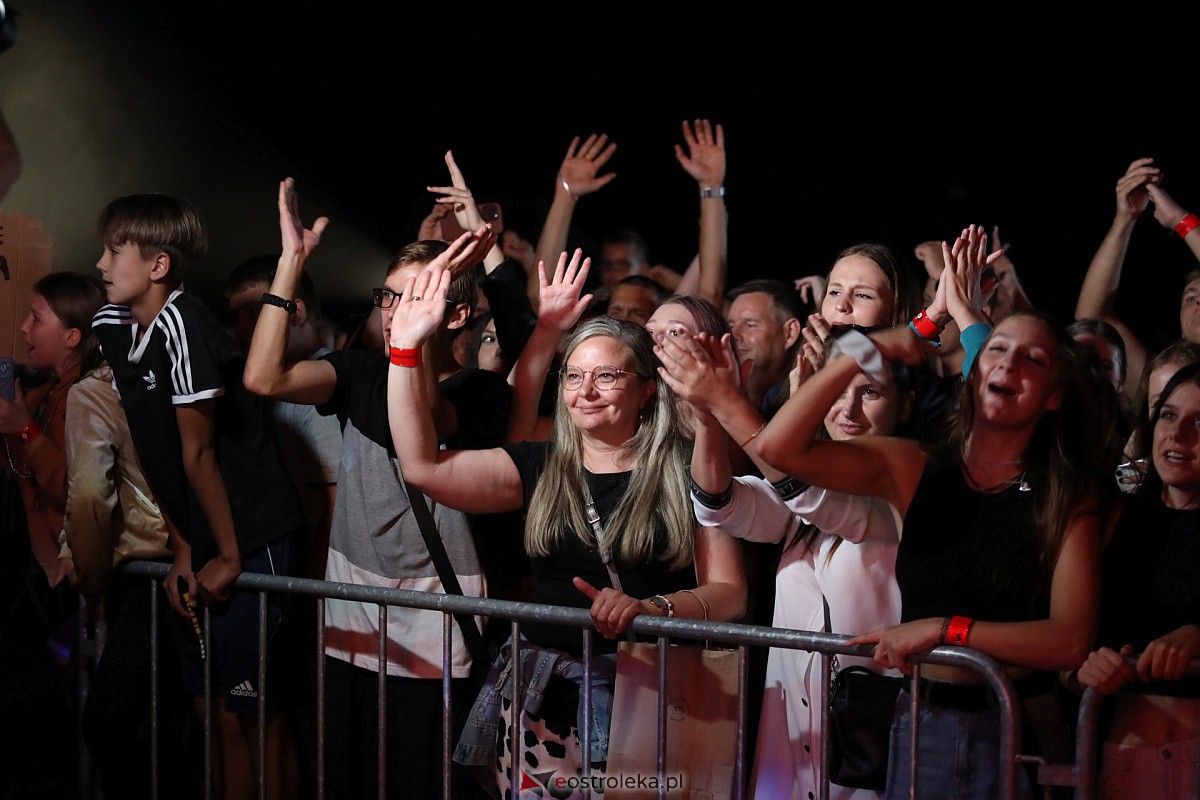 Spontan i Łobuzy na dożynkach w Olszewie-Borkach [26.08.2023] - zdjęcie #221 - eOstroleka.pl