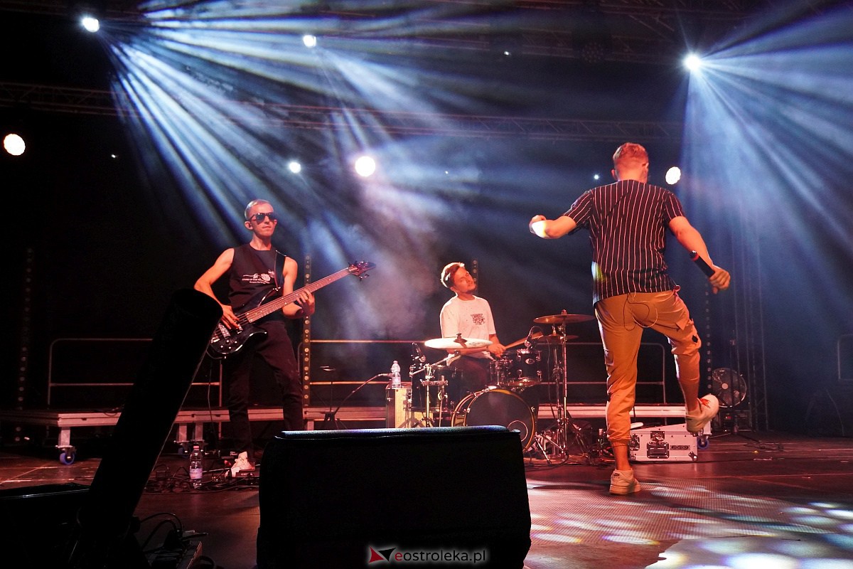 Spontan i Łobuzy na dożynkach w Olszewie-Borkach [26.08.2023] - zdjęcie #193 - eOstroleka.pl