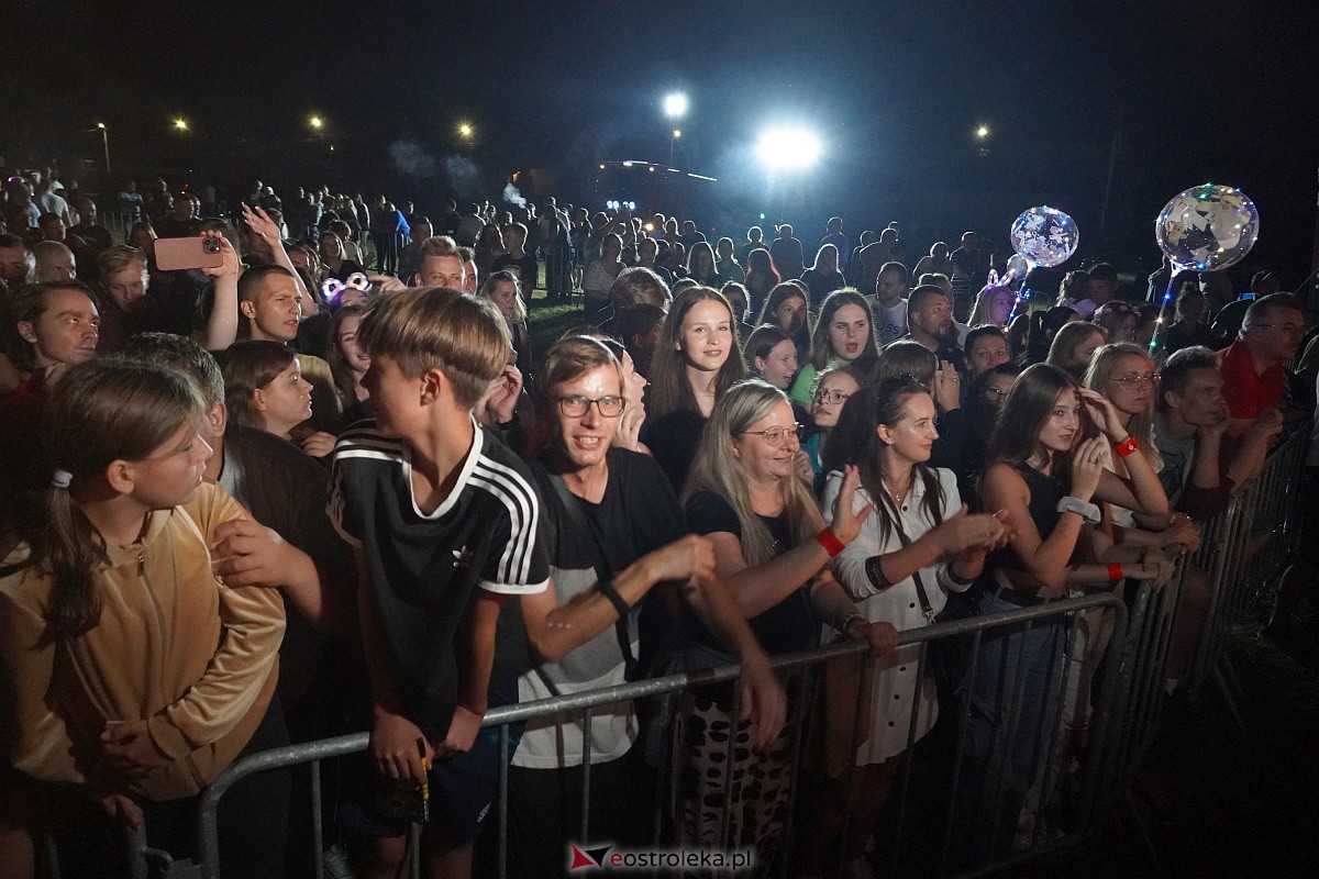 Spontan i Łobuzy na dożynkach w Olszewie-Borkach [26.08.2023] - zdjęcie #156 - eOstroleka.pl