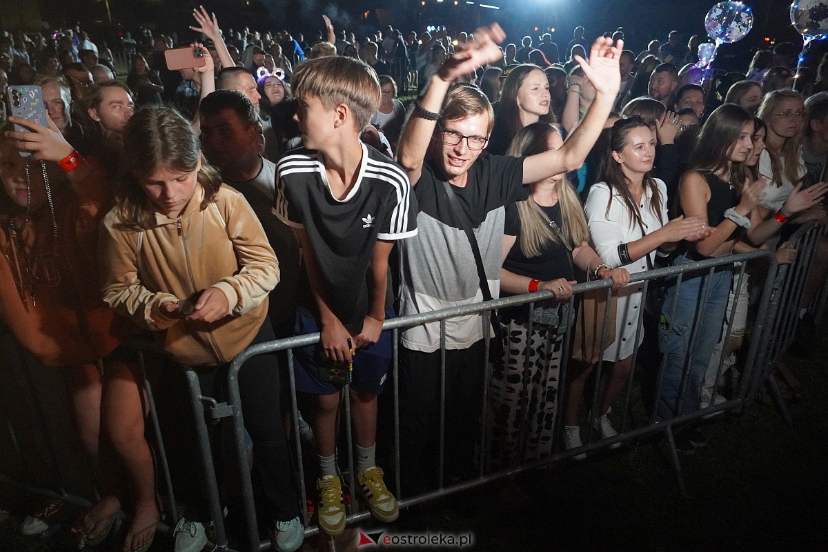 Spontan i Łobuzy na dożynkach w Olszewie-Borkach [26.08.2023] - zdjęcie #155 - eOstroleka.pl